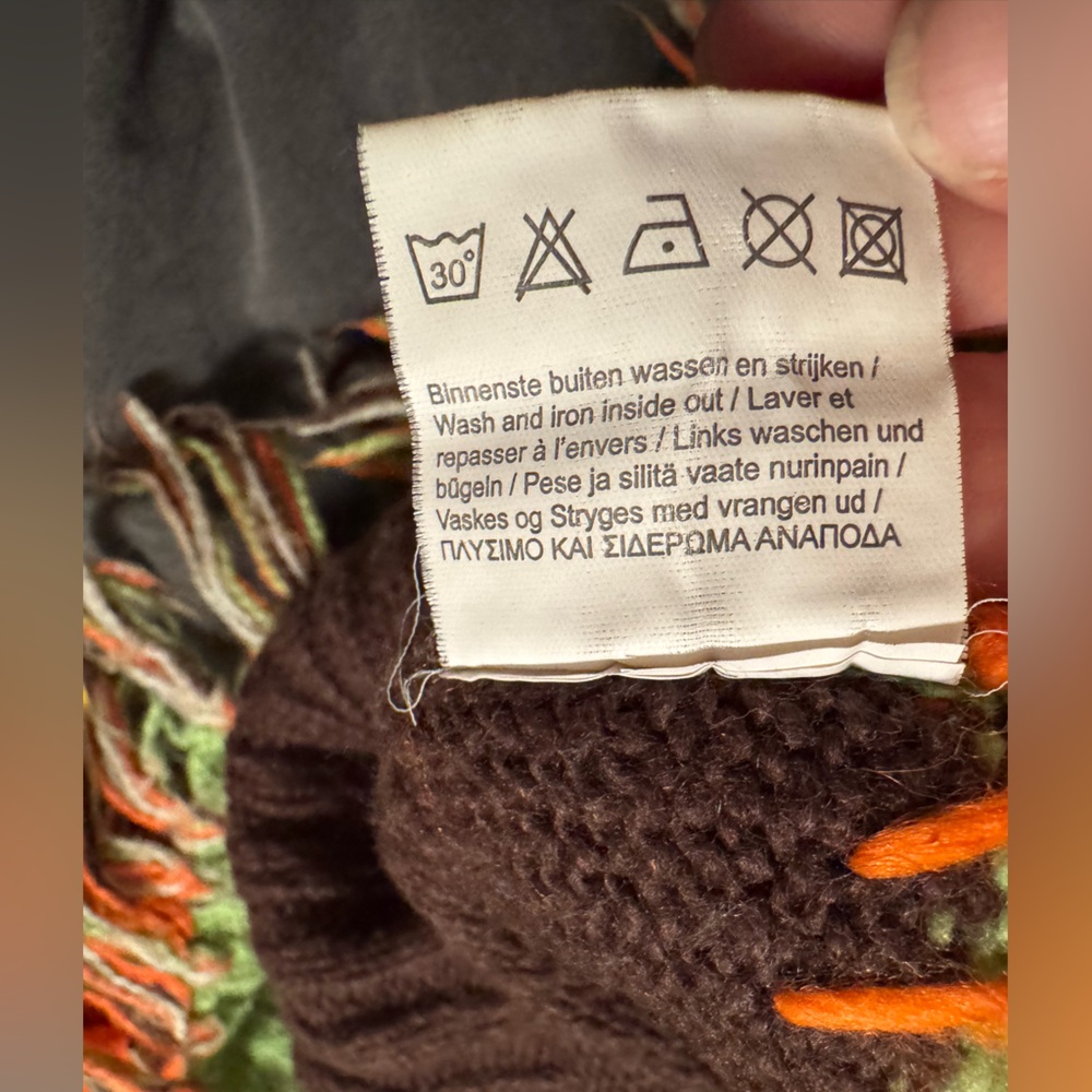 Vintage 90’s Orange and Green Women's Sweater in like new condition. - Picture 6 of 10